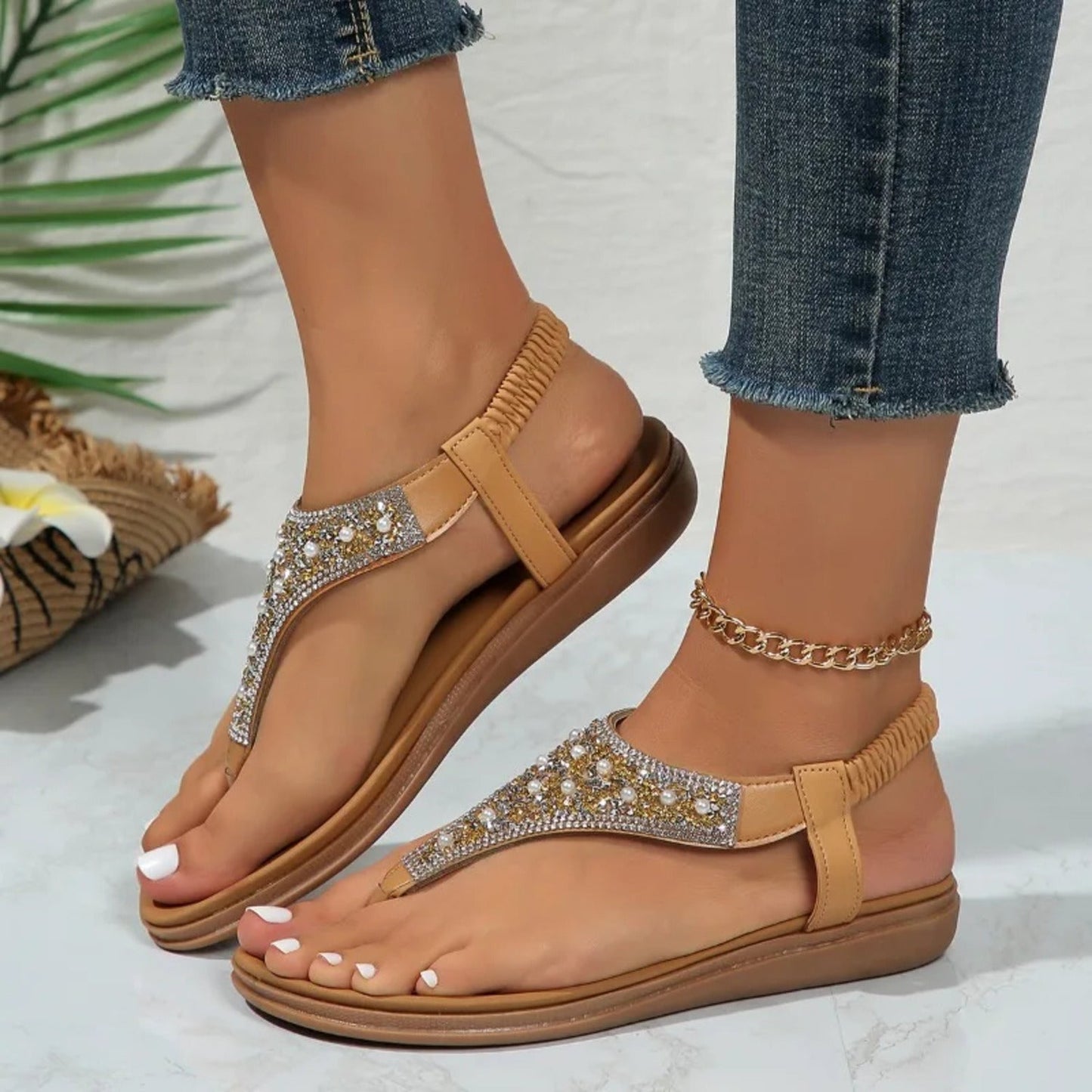 NIMA Pailletten met bergkristallen zwarte teensandalen