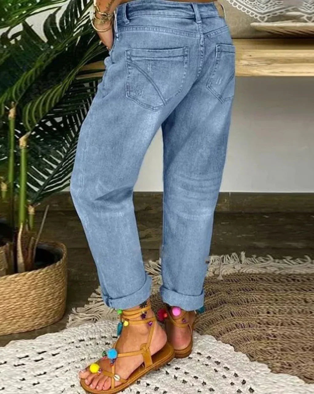 High-waisted buttoned ripped casual jeans – women