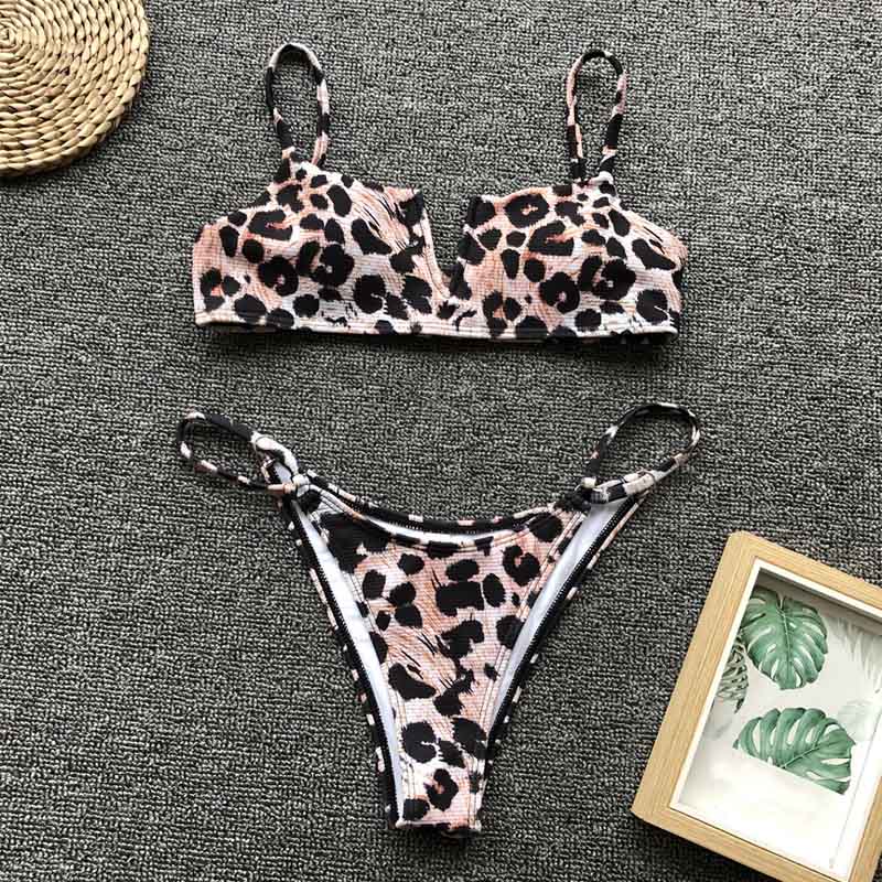 NIMA Braziliaanse bikini met v-hals