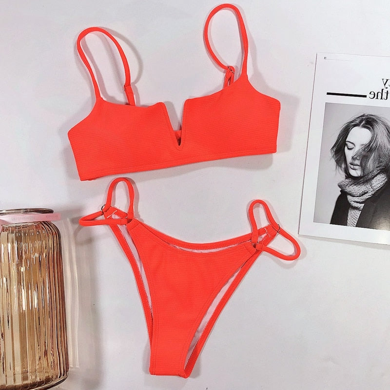 NIMA Braziliaanse bikini met v-hals