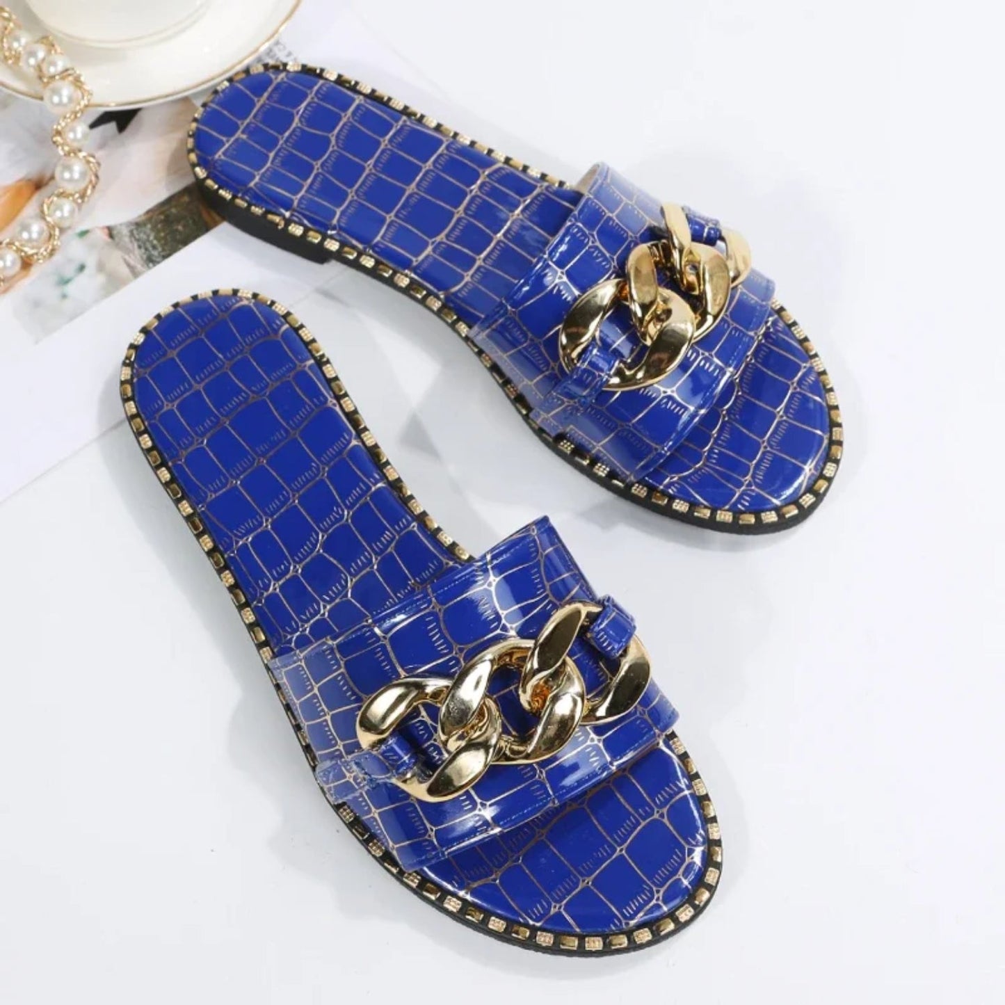 NIMA witte platte metalen werk slippers met letterprint