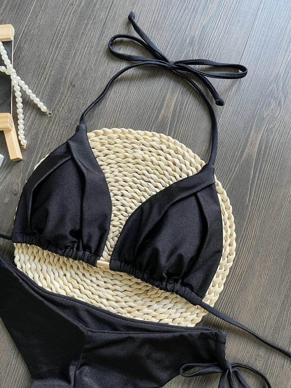 NIMA zwarte eenvoudige brazilian bikini met bandjes