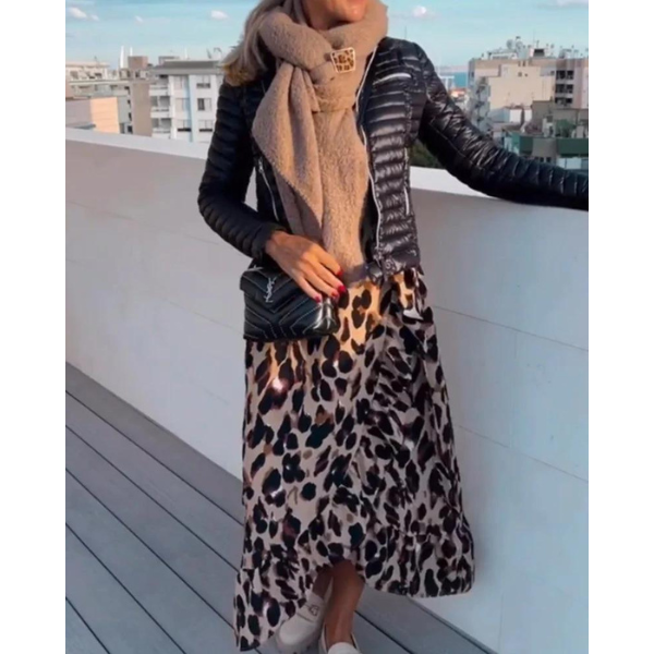 NIMA Kleid mit V-Ausschnitt 2024