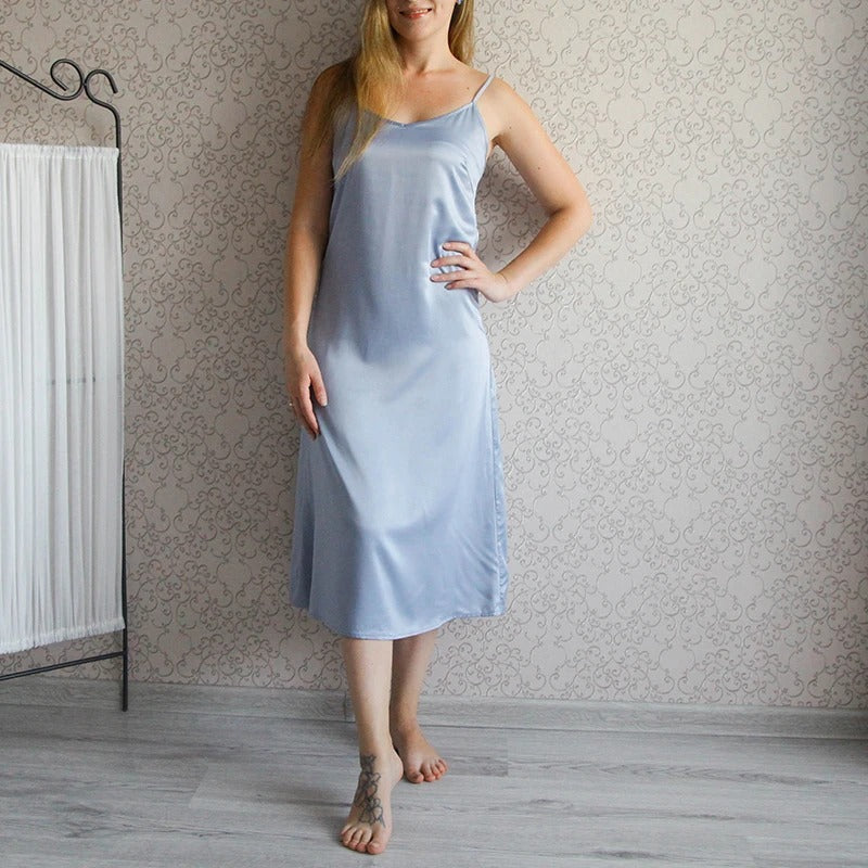 NIMA Backless V-Neck Maxi Dress