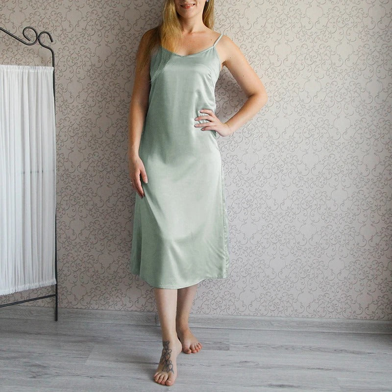 NIMA Backless V-Neck Maxi Dress