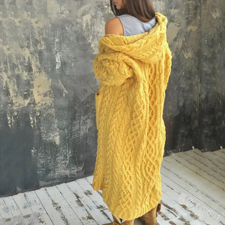 Anahi - warm and knitted cardigan