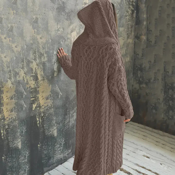 Anahi - warm and knitted cardigan