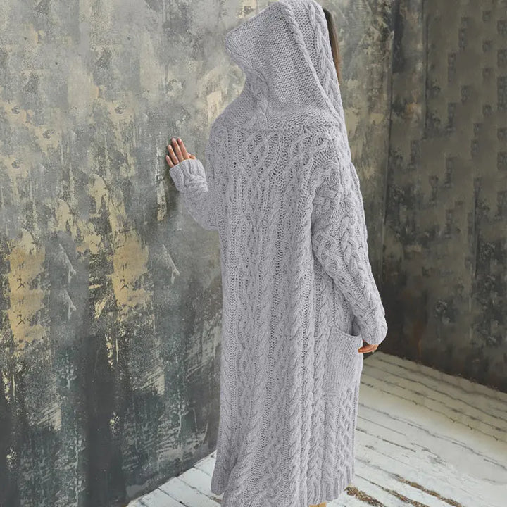 Anahi - warm and knitted cardigan