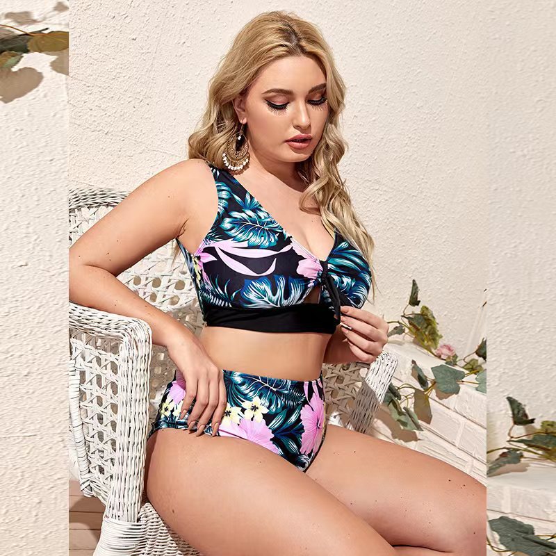 NIMA zwart gebloemde v-hals bikini grote maten