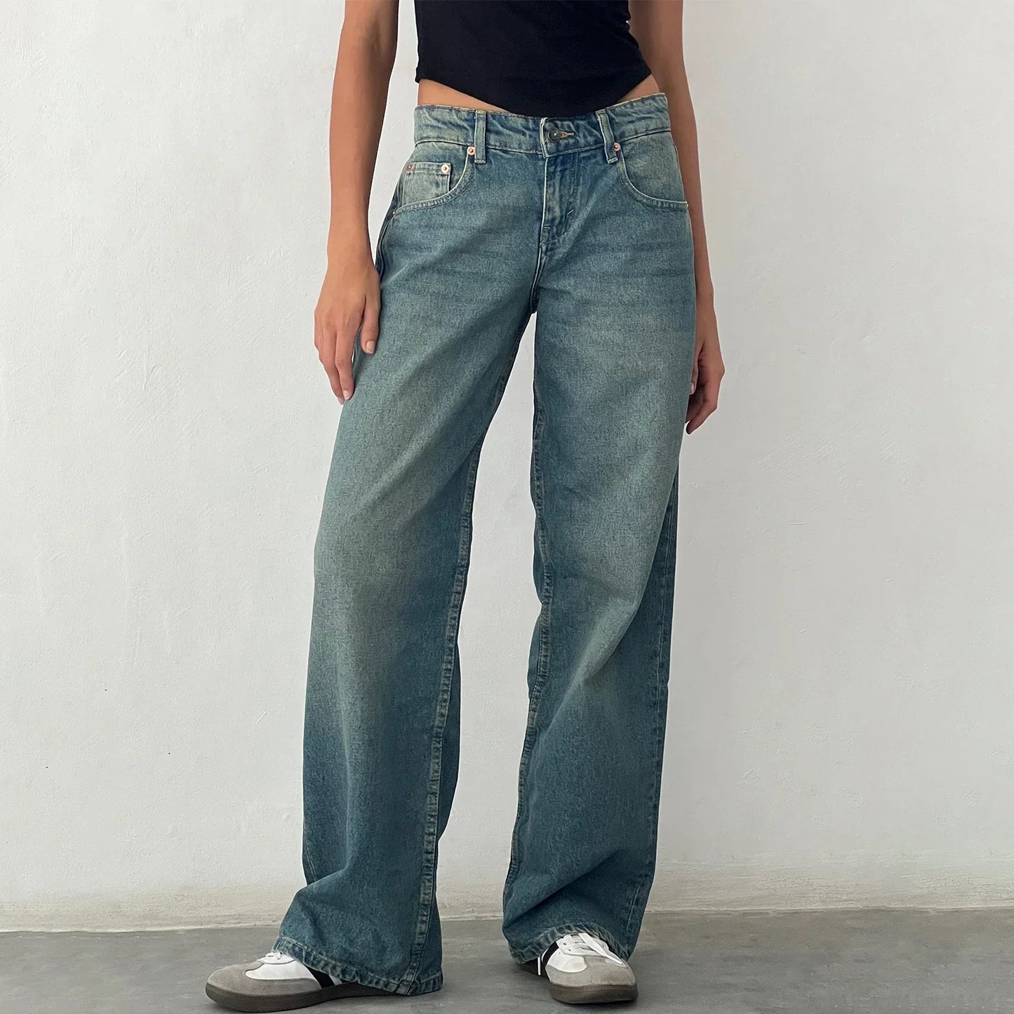 Women's wide-leg vintage jeans
