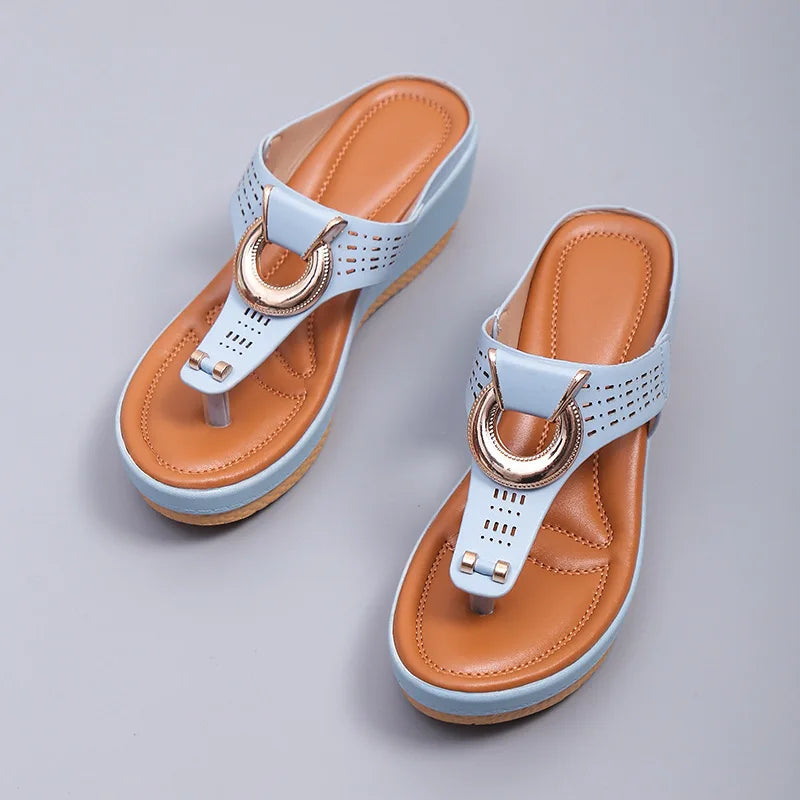 NIMA Snoepkleur metalen gesp detail comfortabele slippers