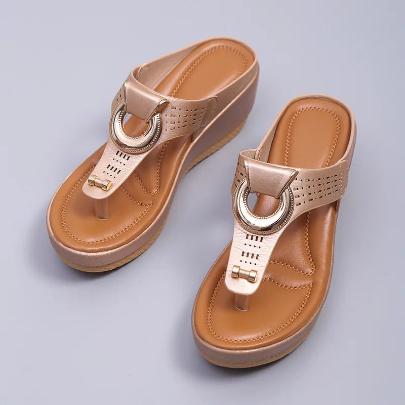 NIMA Snoepkleur metalen gesp detail comfortabele slippers