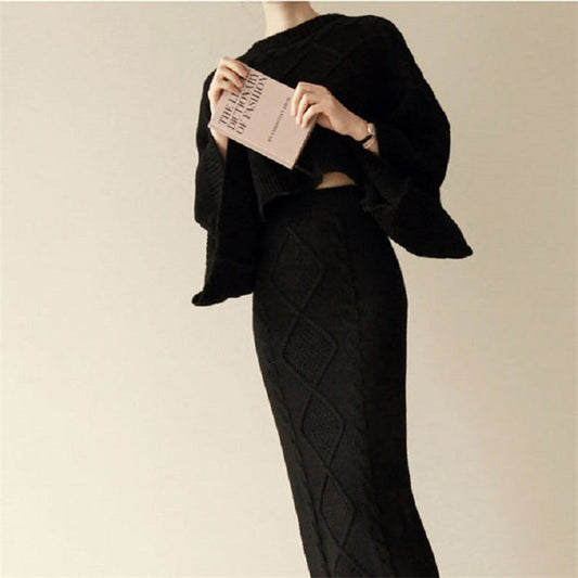 NIMA ‘One size’ Elegant knitted dress Whiteh round neck pattern