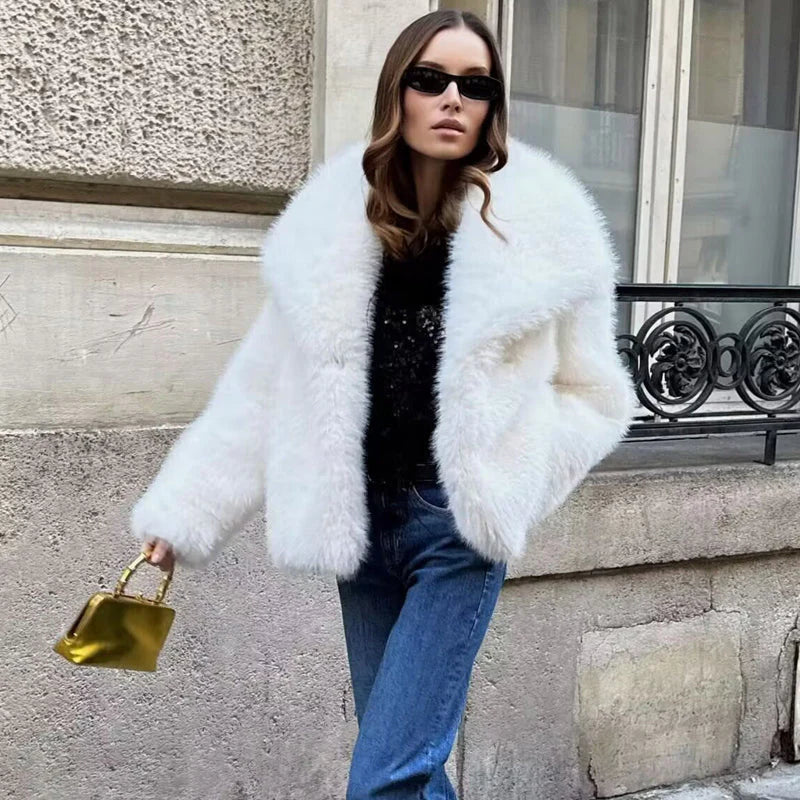 Warm fur jacket for women in a stylish design