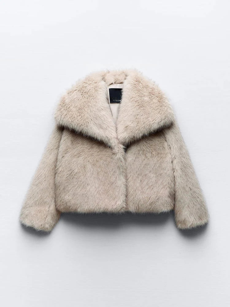 Warm fur jacket for women in a stylish design