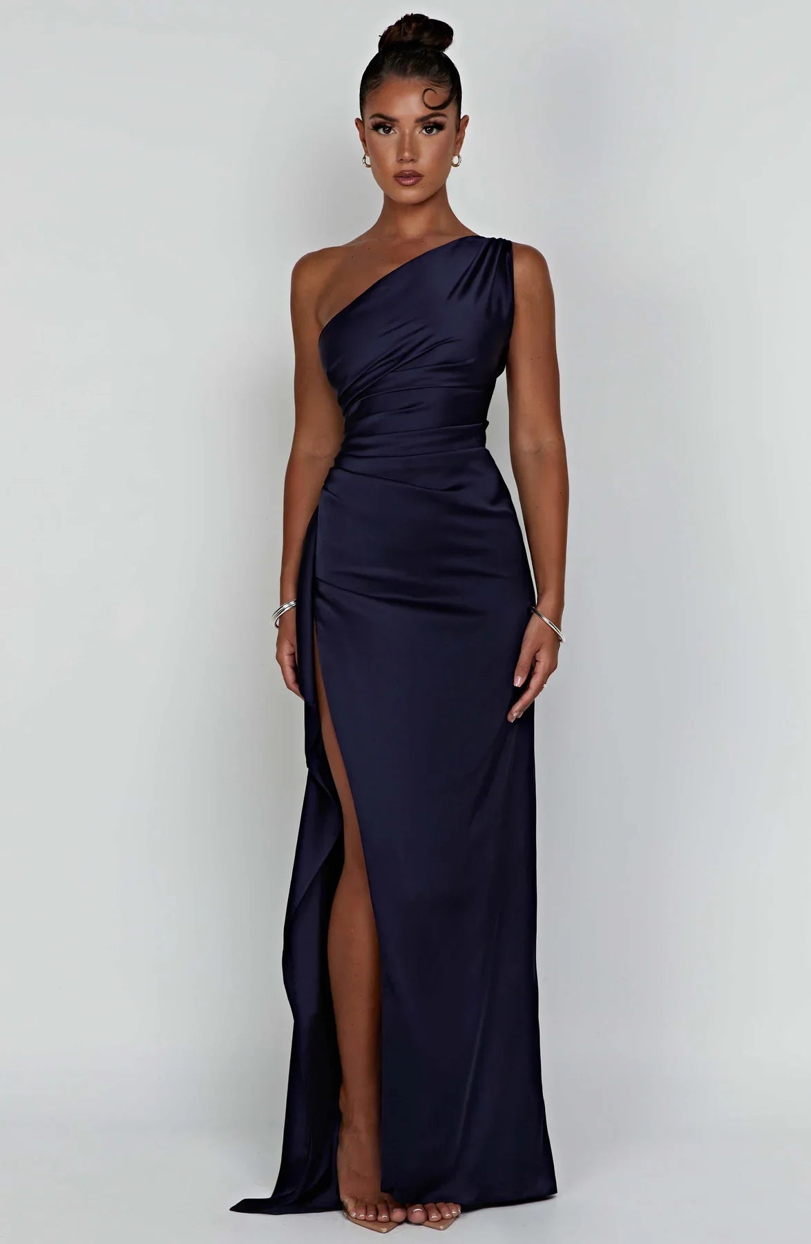 NIMA Elegante Satijnen Splitjurk met één Schouder