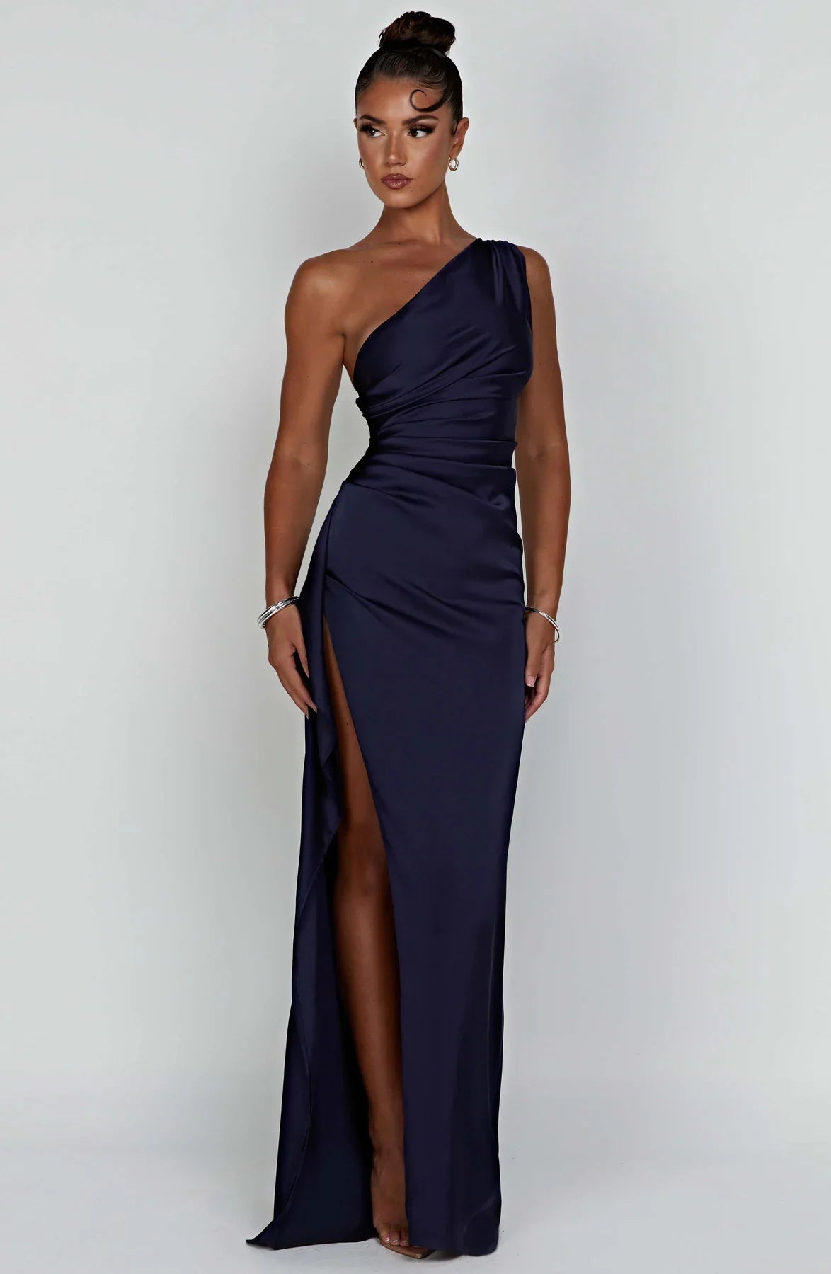 NIMA Elegante Satijnen Splitjurk met één Schouder
