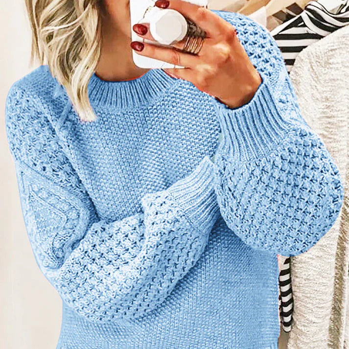 Alina – oversized knit sweater in a wool blend with cable knit pattern