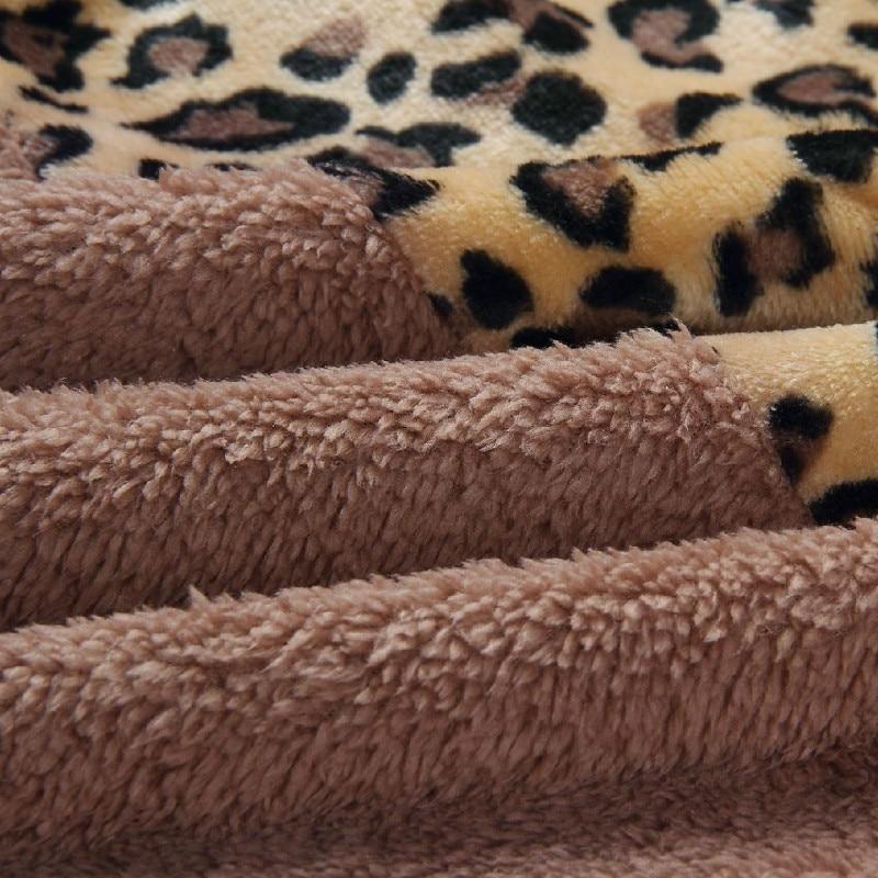 Teddy pullover - extremely warm and cozy hoodie with a stylish leopard pattern for spring